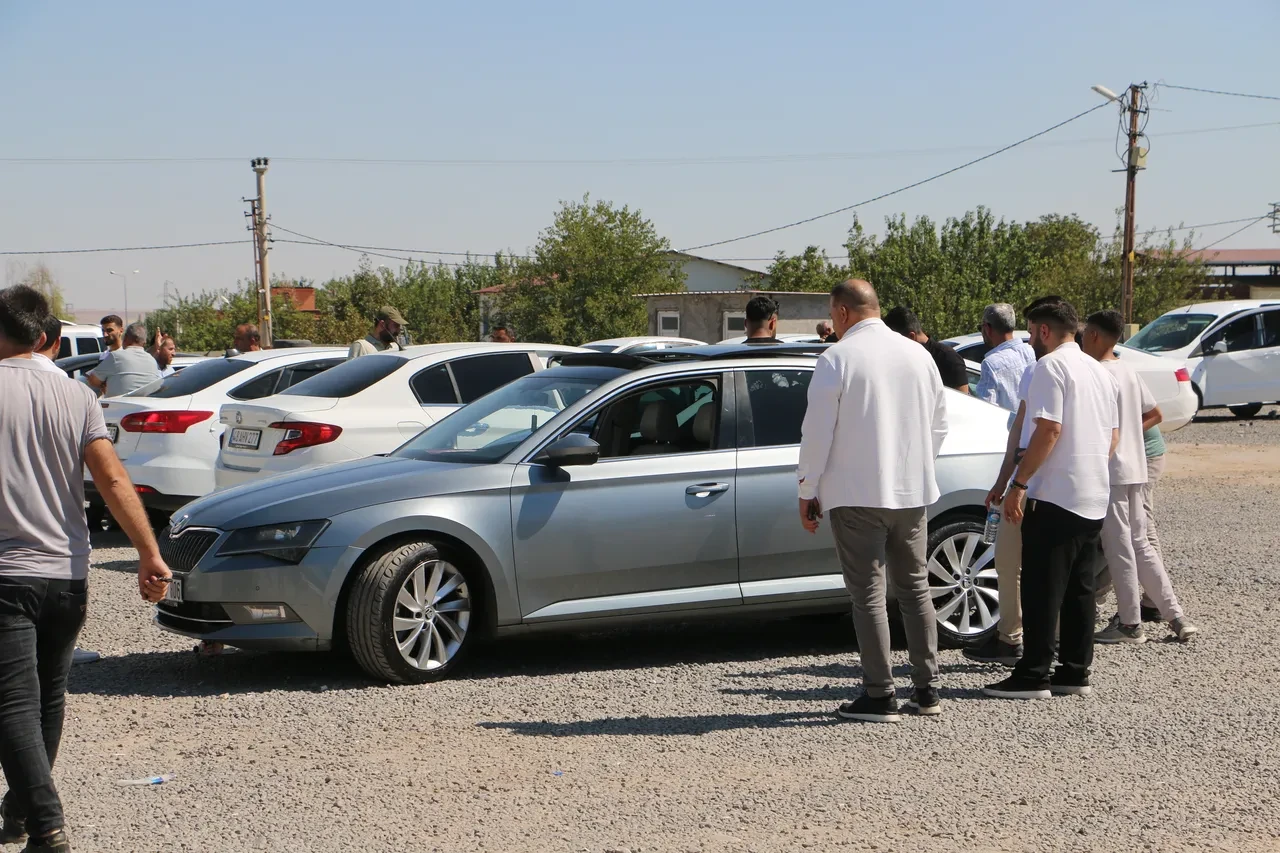 Araç almak isteyenler hüsrana uğruyor! İkinci el araç piyasasında sıfır fiyat isyanı