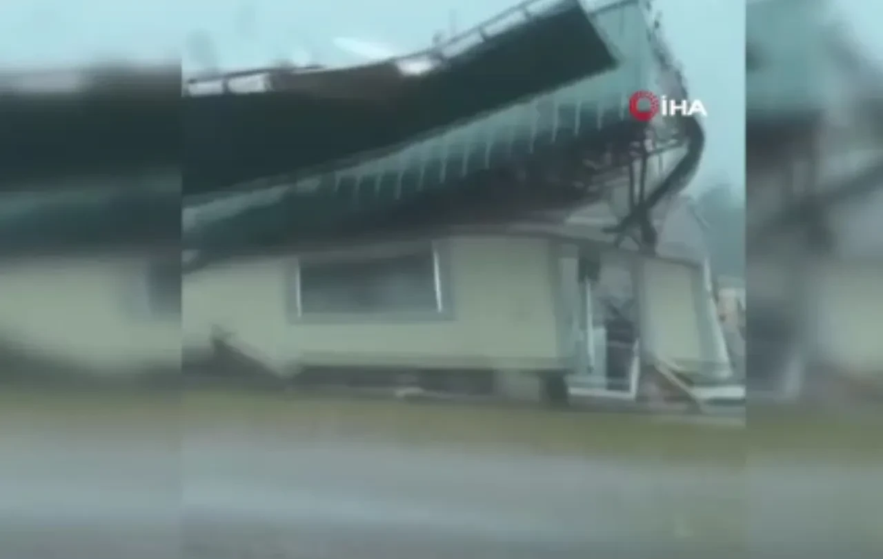 Bualoi Tayfunu 8 kişiyi öldürdü, 17 balıkçı kayıplara karıştı