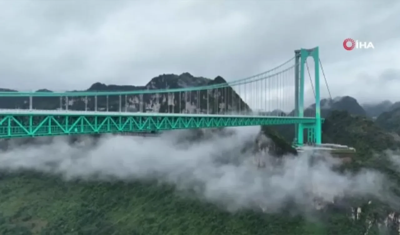 Dünyanın en yüksek köprüsü trafiğe açıldı! Golden Gate Köprüsü'nden 9 kat daha yüksek