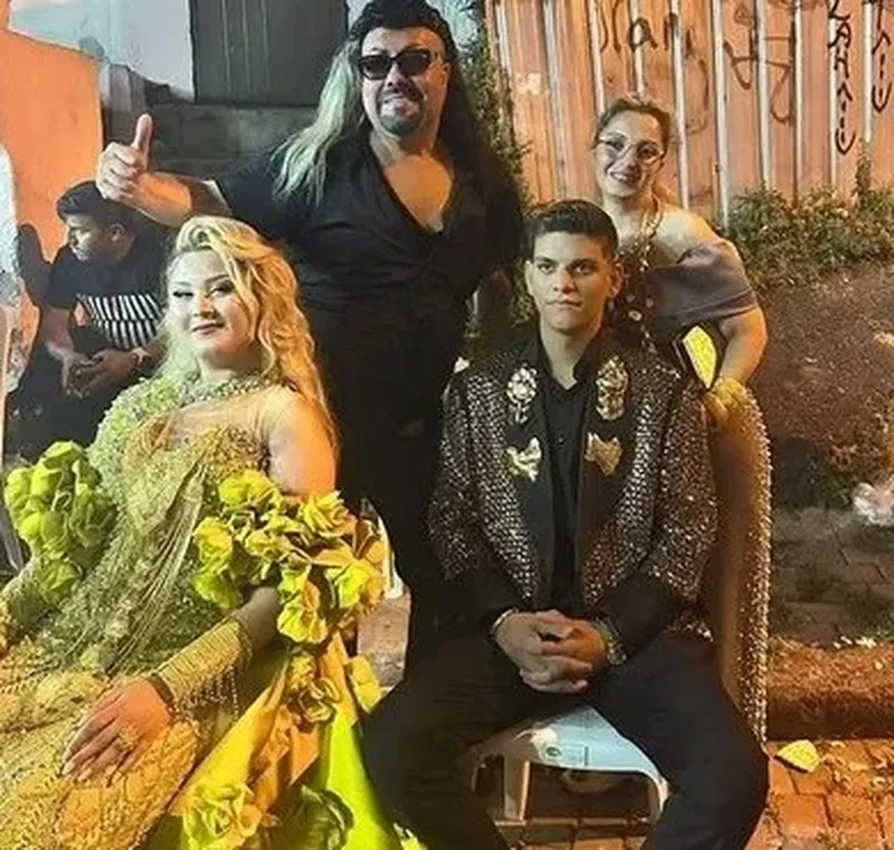 Güllü'nün yakın arkadaşı Kobra Murat'ın iddiaları ağızları açık bıraktı! "Her şeyi yapabilir o" 