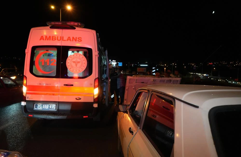 Kırıkkale’de meydana gelen zincirleme kazada 3 kişi yaralandı