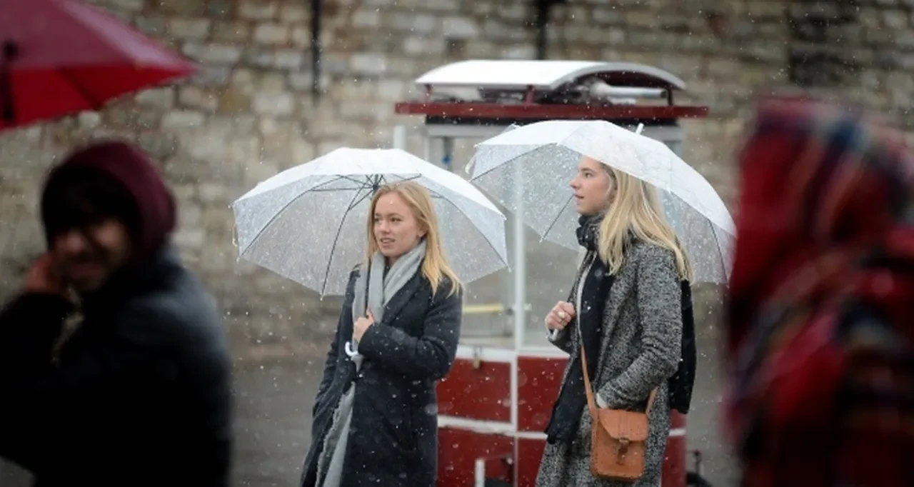 İstanbul, Ankara ve İzmir'de sağanak! Meteoroloji saat vererek uyardı