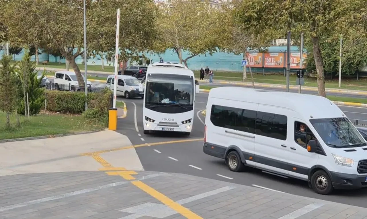 Kandırdıkları milletin paralarıyla milyarder olmuşlar! 18 ili saran dolandırıcı şebekesi böyle enselendi