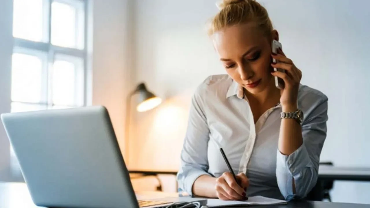 Maaşınız yetmiyorsa ek gelir elde etmenin yolları belli oldu! İşte bugün başlayabileceğiniz ek işler
