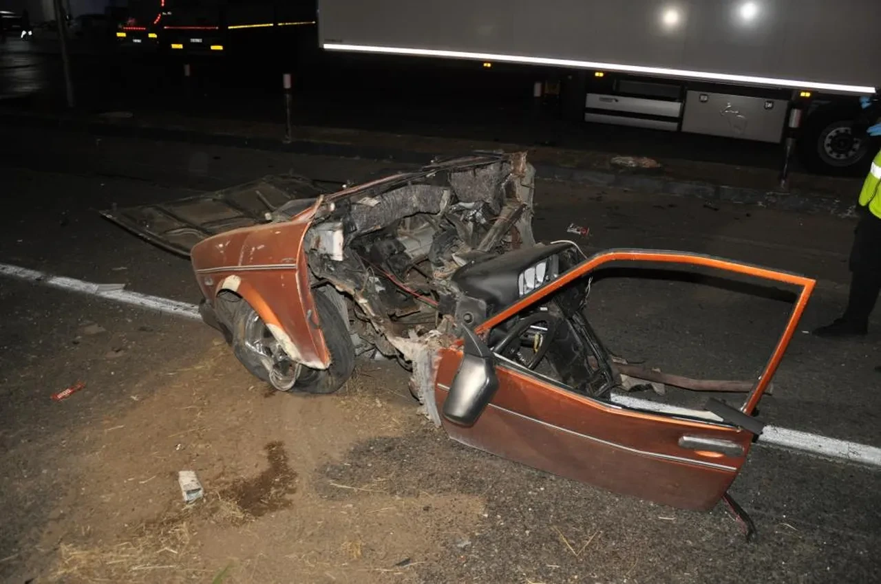 Manisa'da 5 kişinin can verdiği kazadan sonra acı tablo! Feryat figan içinde son veda