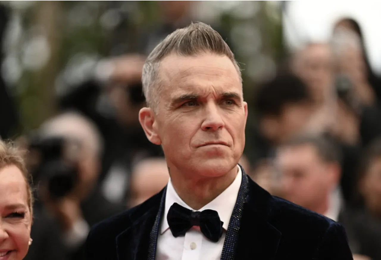 Robbie Williams'ın ekibi rüşvet suçuna karıştı 