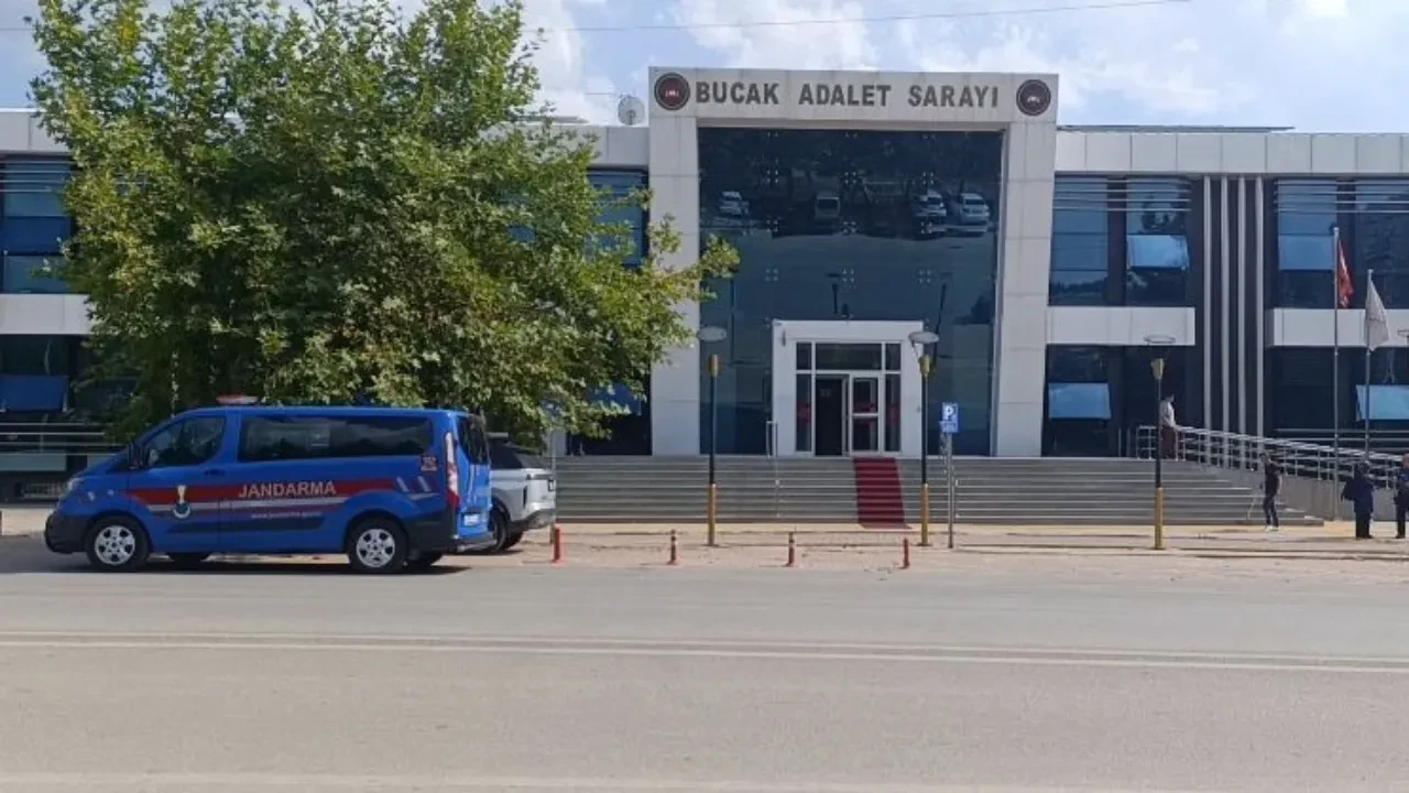 Sesler yükselince şikayet ettiler! Karı-koca polise saldırdılar