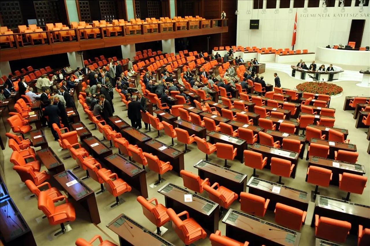 TBMM dolu dolu gündemle açılıyor: Yeni yargı paketi, Terörsüz Türkiye düzenlemeleri masada