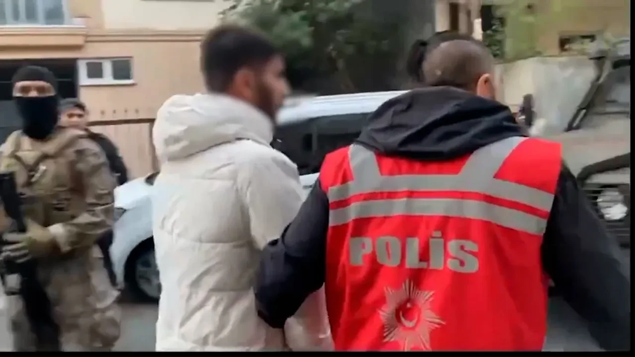 Vatandaşları dolandırıp servet yapmışlar! Yüzlerce kişinin korkulu rüyası olan çete çökertildi