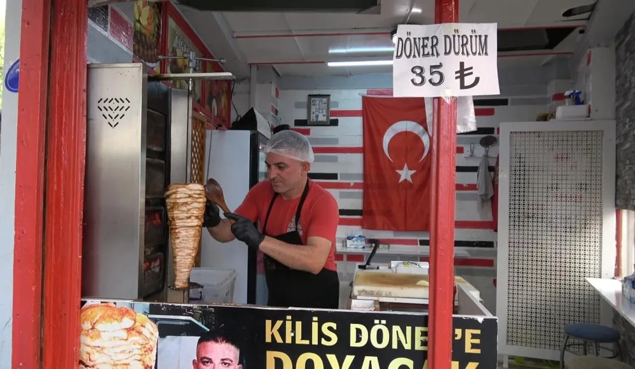 Yok böyle fiyat! 35 liraya tavuk döner: 'Yeter ki halk yesin'