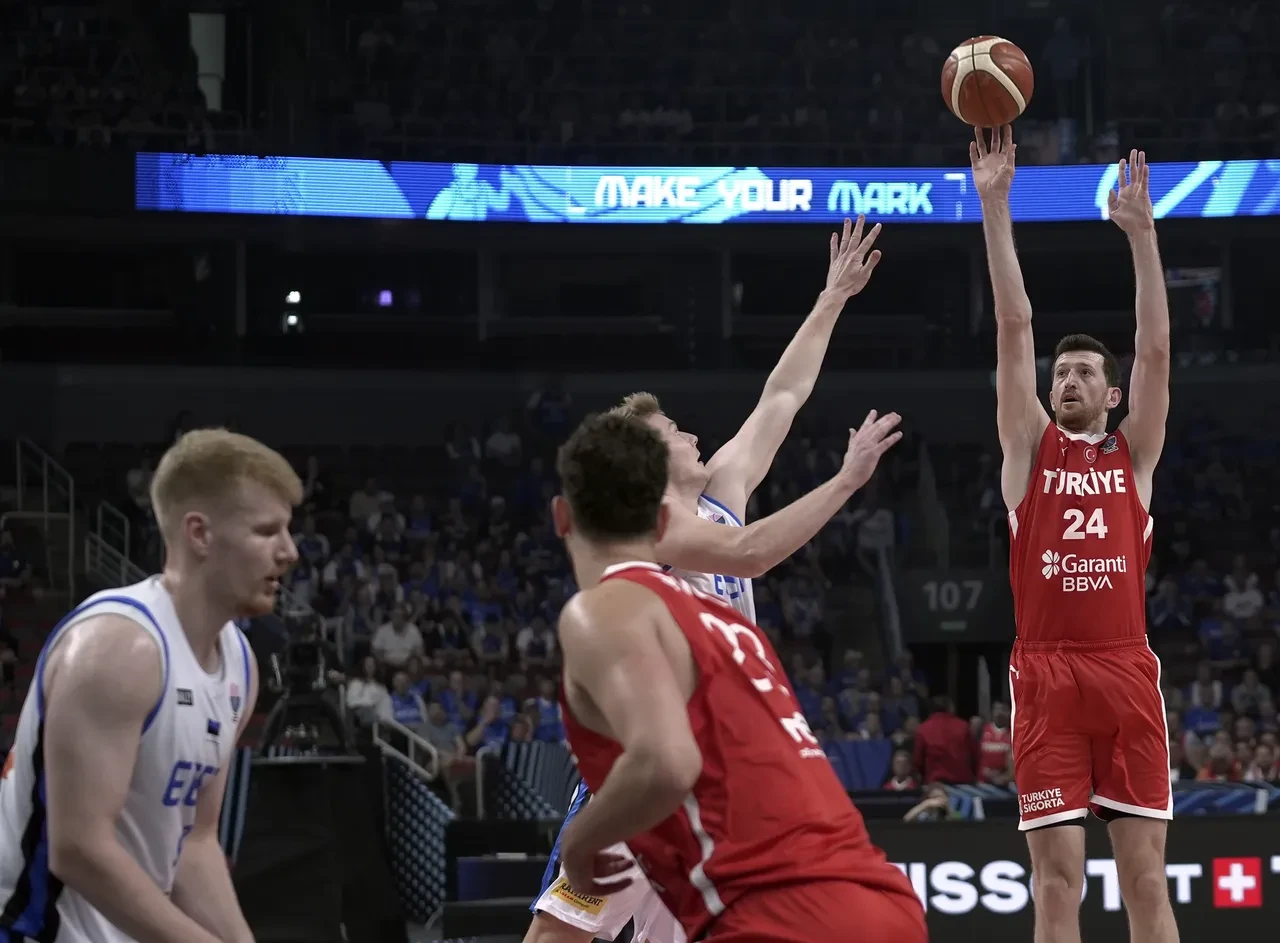 A Milli Basketbol Takımı son 16 turunda kimle karşılaşacak? EuroBasket 2025 Türkiye son 16 turu rakibi