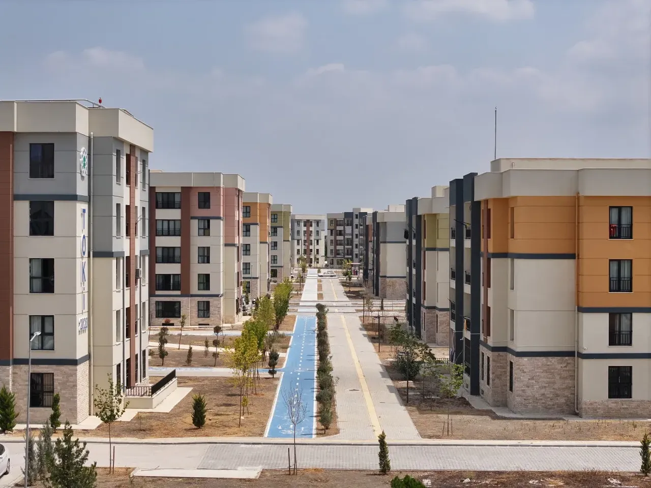 Bakan Kurum paylaştı! Asrın felaketinin ardından 2 yılda 300 bin konut tamam