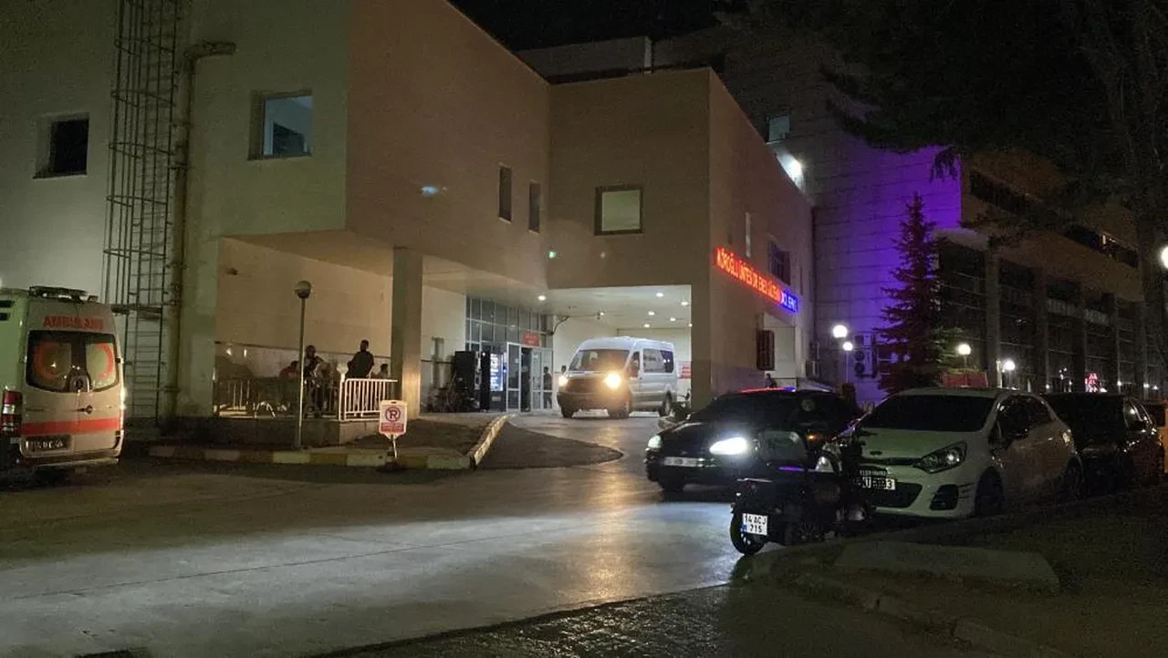 Bolu'da yabancı plakalı araçta zehirleyen koku: 9 polis hastaneye kaldırıldı