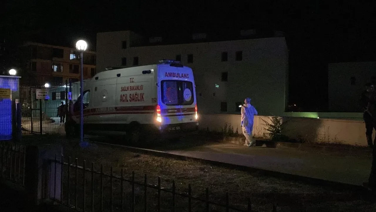 Bolu'da yabancı plakalı araçta zehirleyen koku: 9 polis hastaneye kaldırıldı