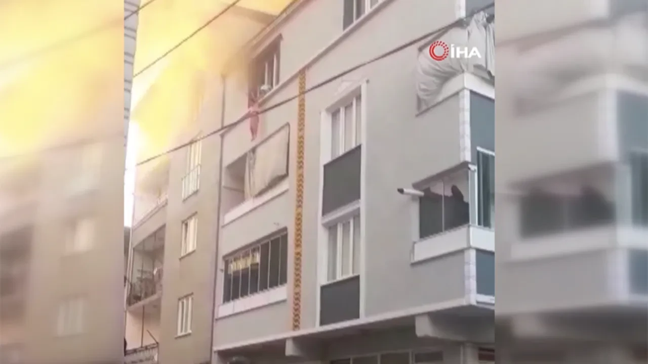 Bursa'da dehşete düşüren görüntüler! Torununu kurtarmak için aşağı attı