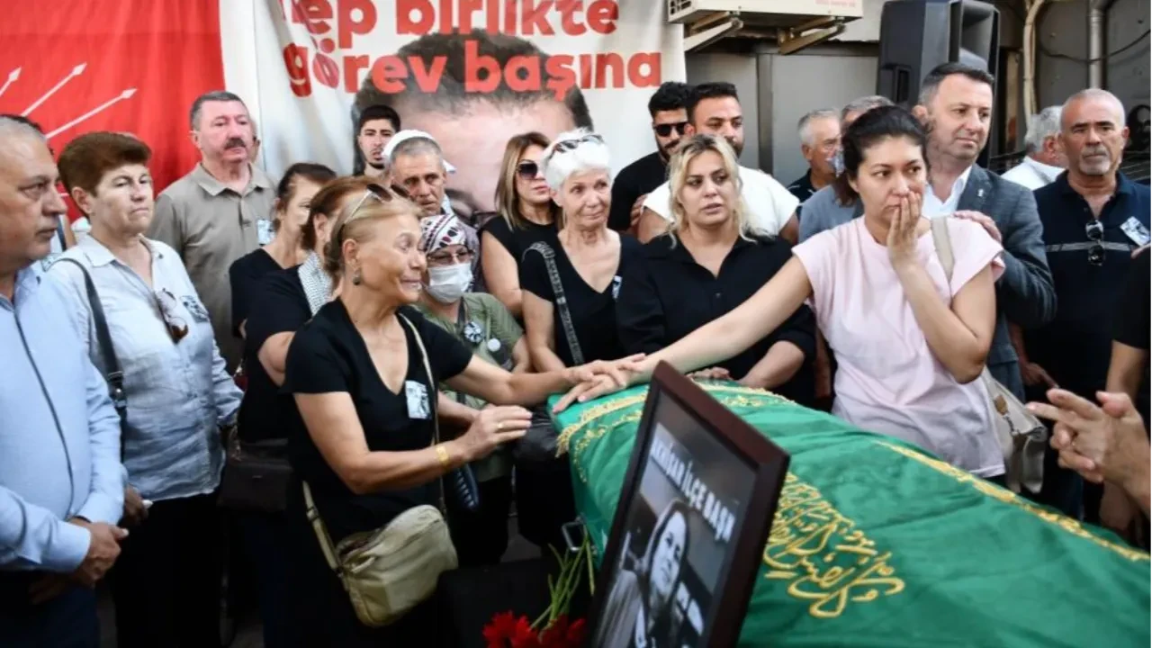 CHP'yi sarsan ölüm! Cenazede gözyaşları sel oldu