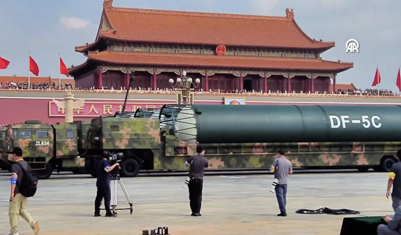 Çin dünyaya şovunu yaptı! ABD ile aradaki fark kapanıyor: İşte yeni silah sistemleri