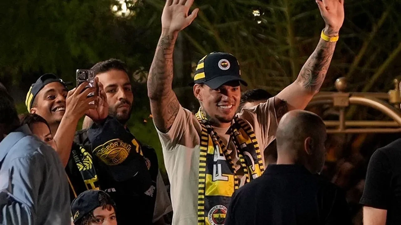 Fenerbahçe’den Galatasaray’a çarpıcı gönderme! Ederson üzerinden mesaj verildi