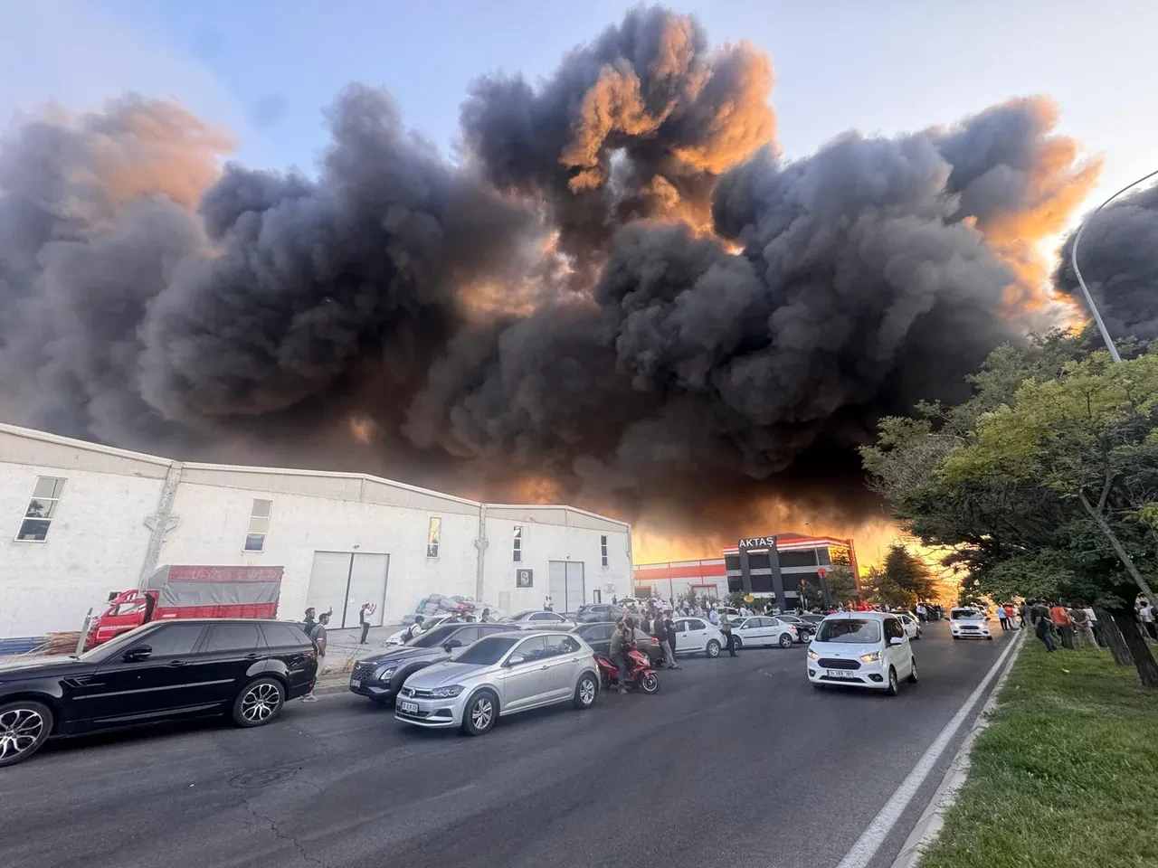 Kayseri'de korkutan fabrika yangını