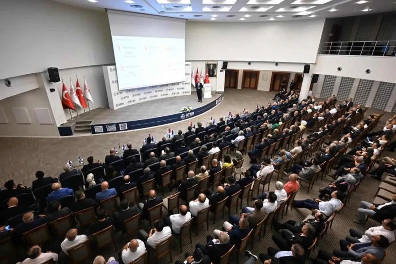 Merkez Bankası Başkanı Karahan'dan faiz indirimi hakkında açıklama