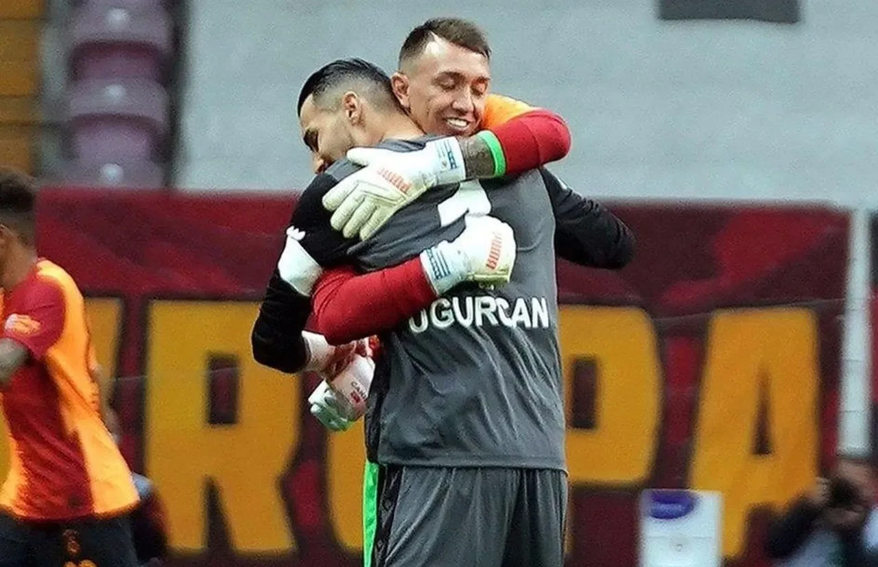 Muslera'dan Uğurcan Çakır'a mesaj var!
