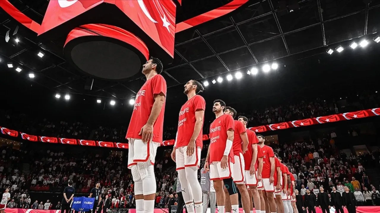 Türkiye Sırbistan basketbol maçı hangi kanalda, nereden izlenir? Kazanan takım grubu lider tamamlayacak