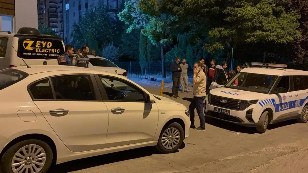 12 yaşındaki çocuk üvey babasını kalbinden bıçakladı