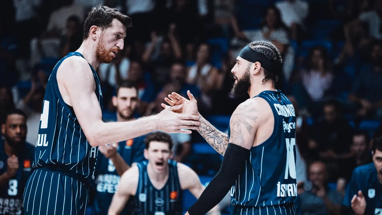 Anadolu Efes İsrail ekibini devirdi!