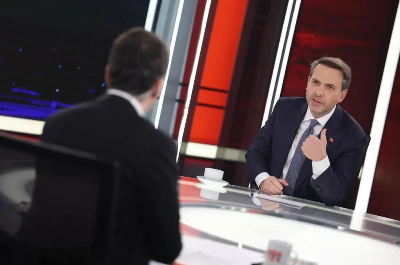 Doğal gaz ve elektriğe zam yapılacak mı? Bakan Bayraktar duyurdu: Devlet desteğine düzenleme sinyali