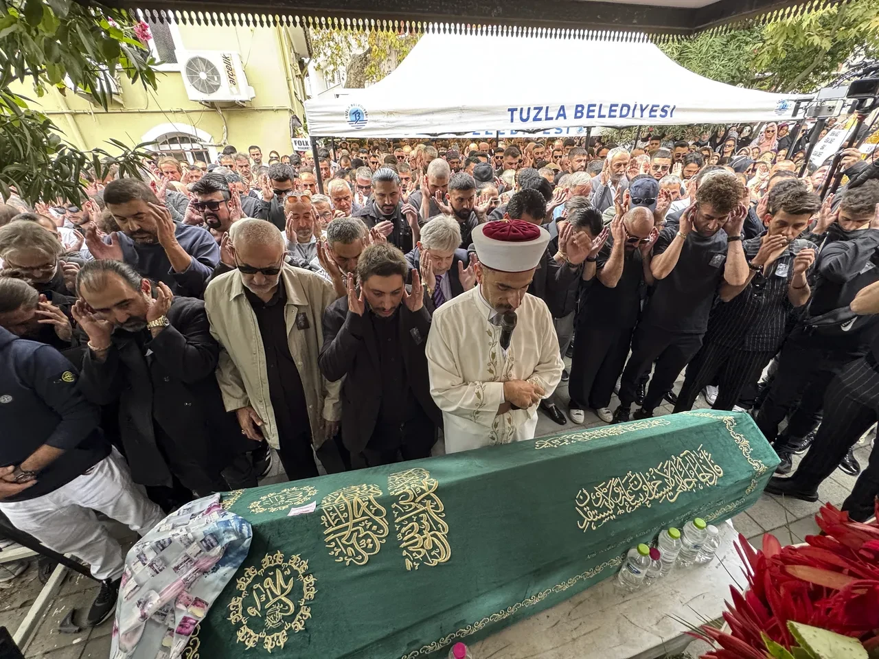 Güllü'nün serveti ne kadar? Patronu aylık gelirini açıkladı