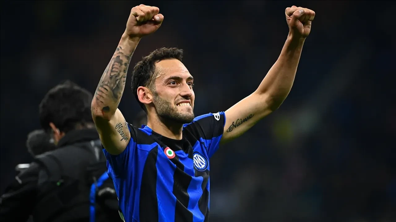 Inter Slavia Prag maçı nereden izlenir, hangi kanalda? Hakan Çalhanoğlu maç kadrosunda var mı?
