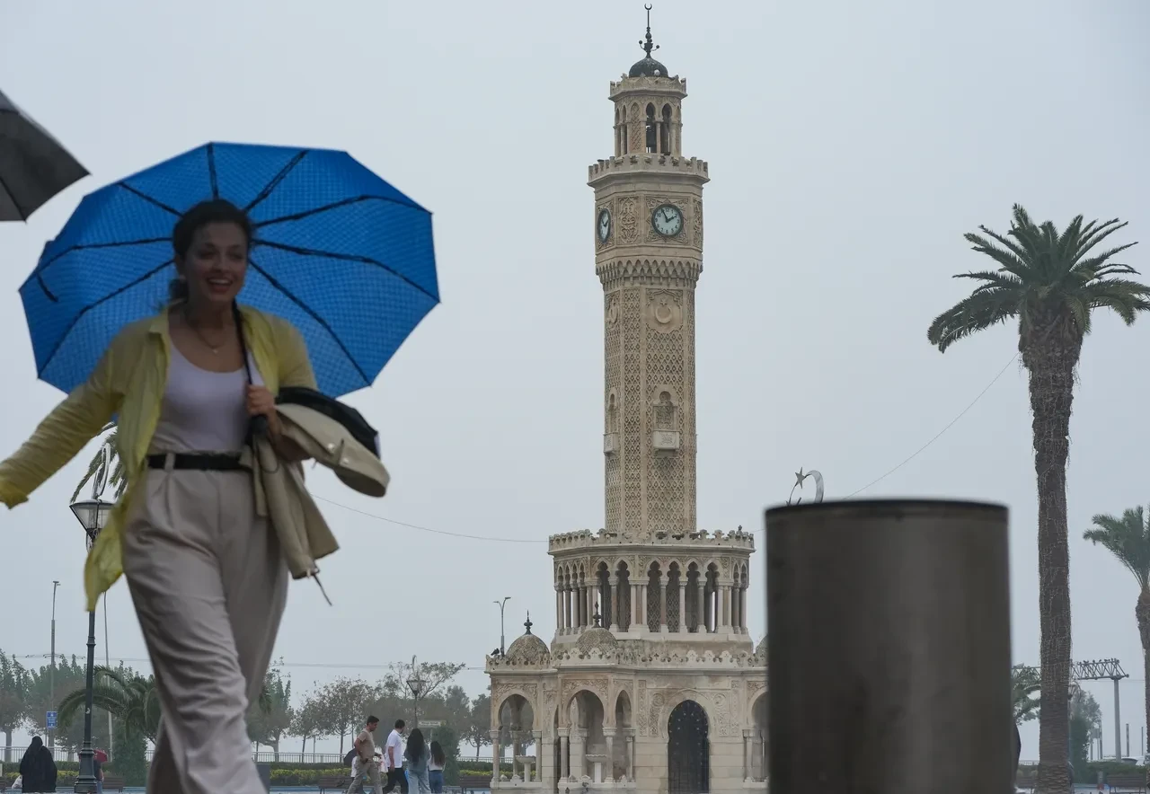 Meteoroloji'den 6 bölgeye sağanak uyarısı: Sel ve su baskınlarına dikkat!