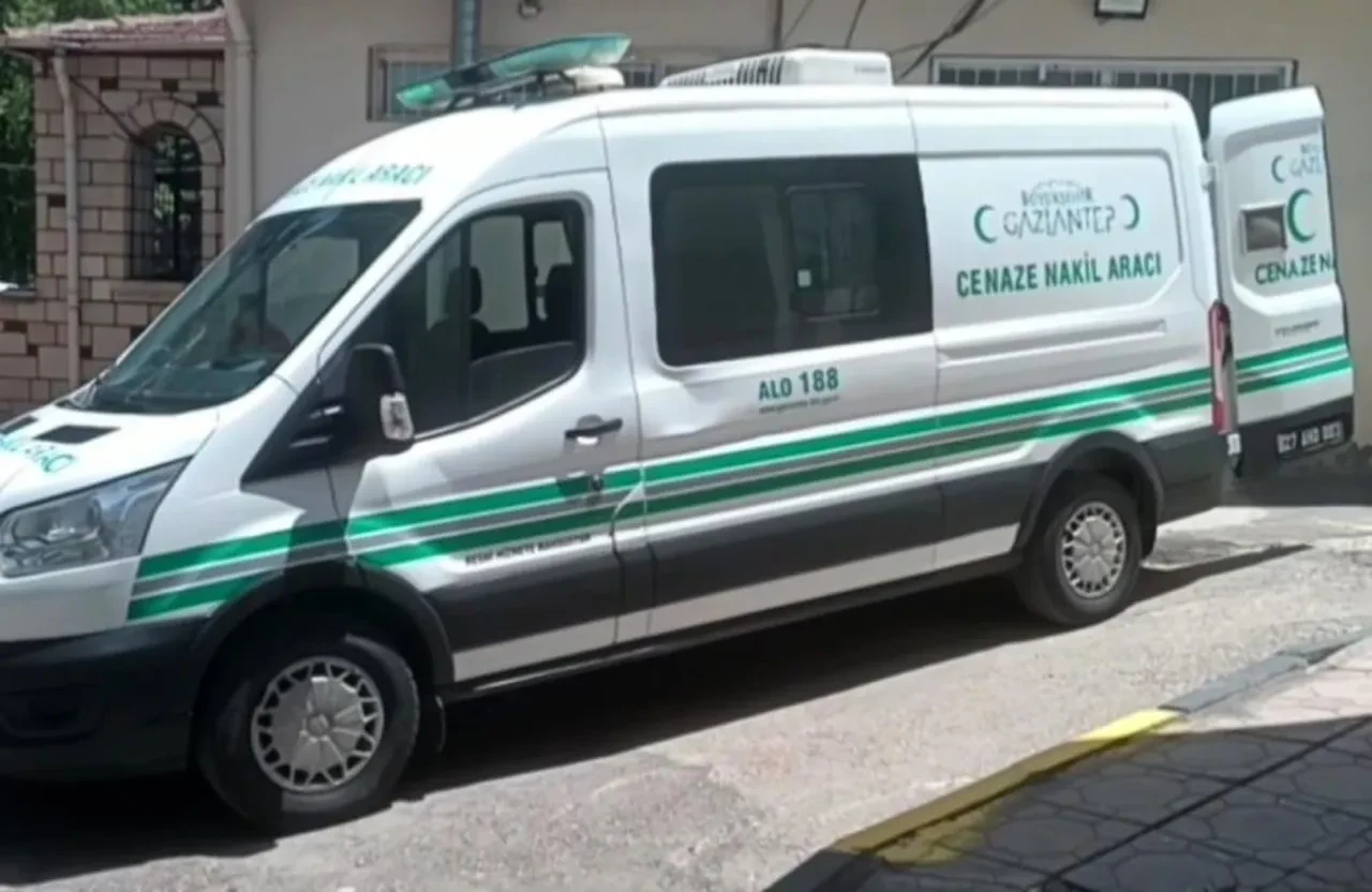 Temizlik işçisinin feci ölümü! Fabrikanın çatısından beton zemine çakıldı