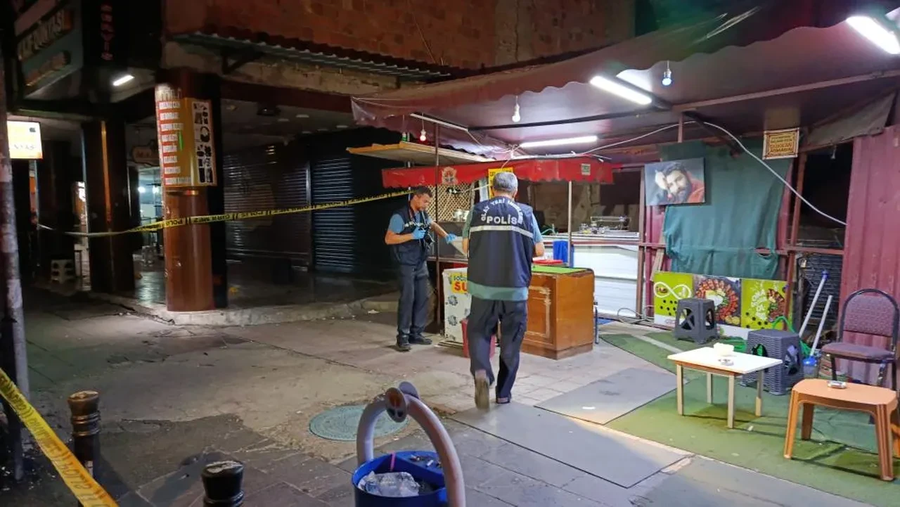 Adana'da çay ocağına silahlı saldırı: 2 yaralı