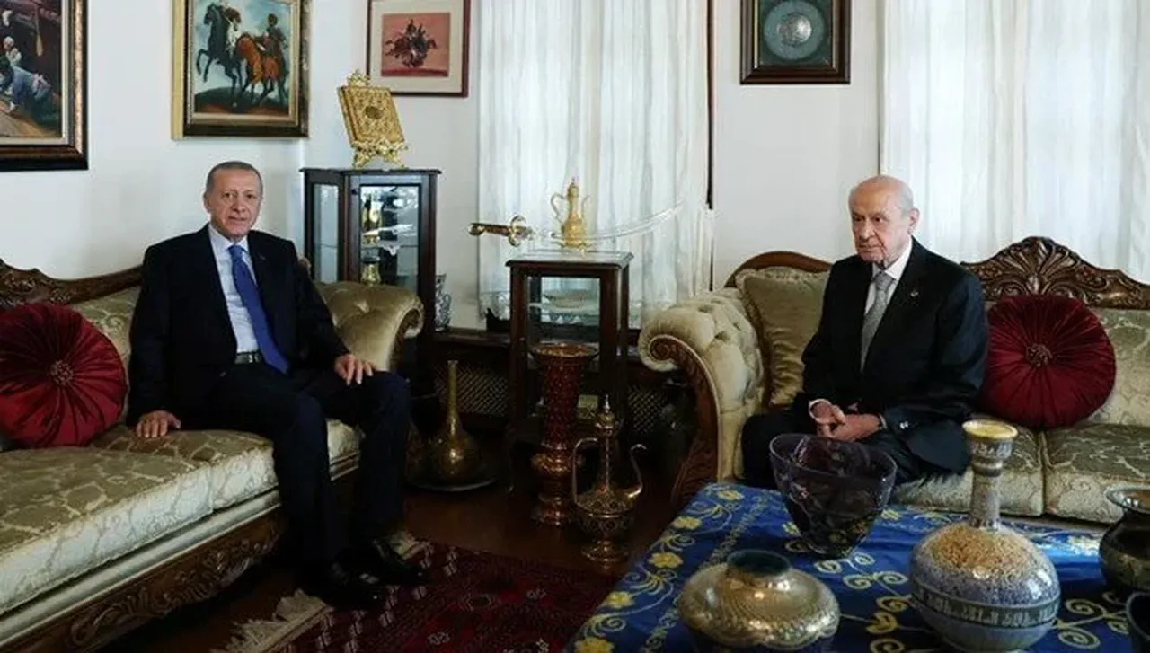Ankara'da sürpriz zirve! Erdoğan ve Bahçeli bir araya geldi