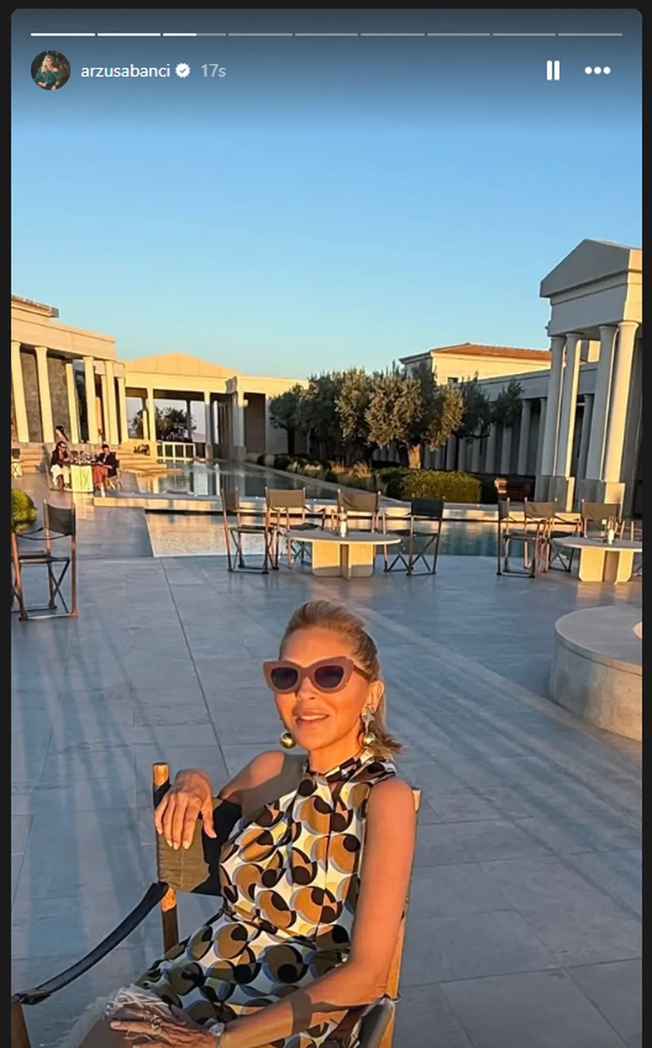 Arzu Sabancı sessiz ama etkili göndermesini de yaptı! Hande Erçel hayranları atağa geçti 