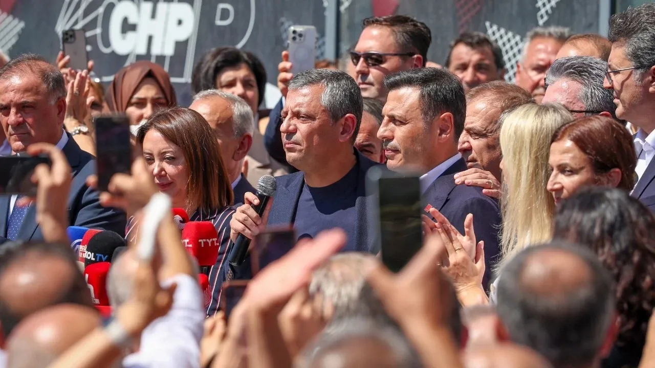 CHP'nin kongre davasında yeni gelişme! Mahkeme dosyaları istedi