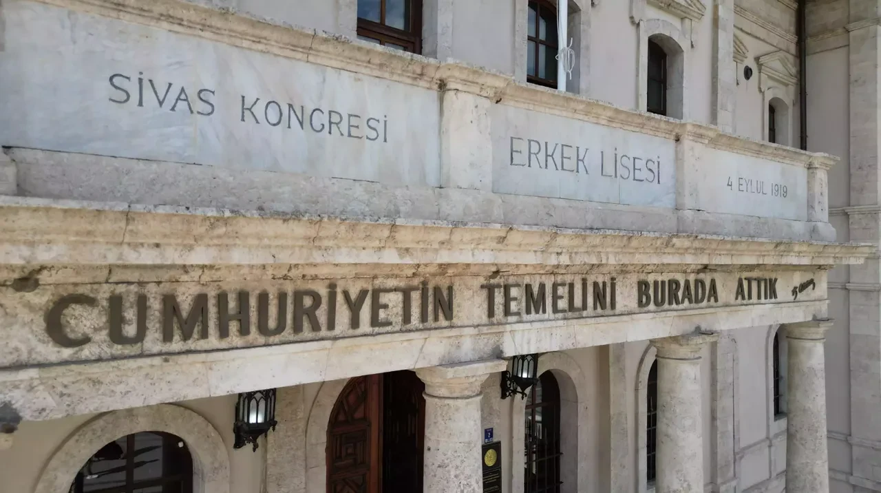 Cumhurbaşkanı Erdoğan'dan Sivas Kongresi mesajı: Tarihi bir meşale