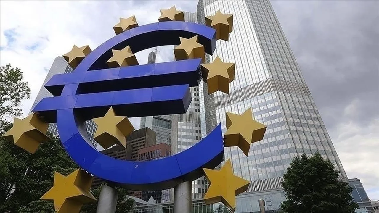 Euro Bölgesi'nde perakende satışlar düştü