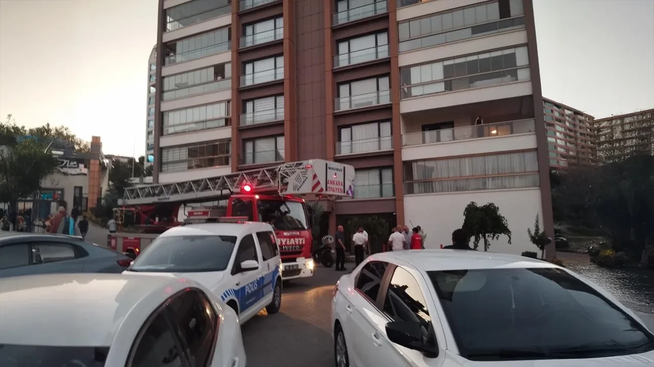 Eve giden adam dehşet saçtı: Çocuklarının önünde eşini katletti