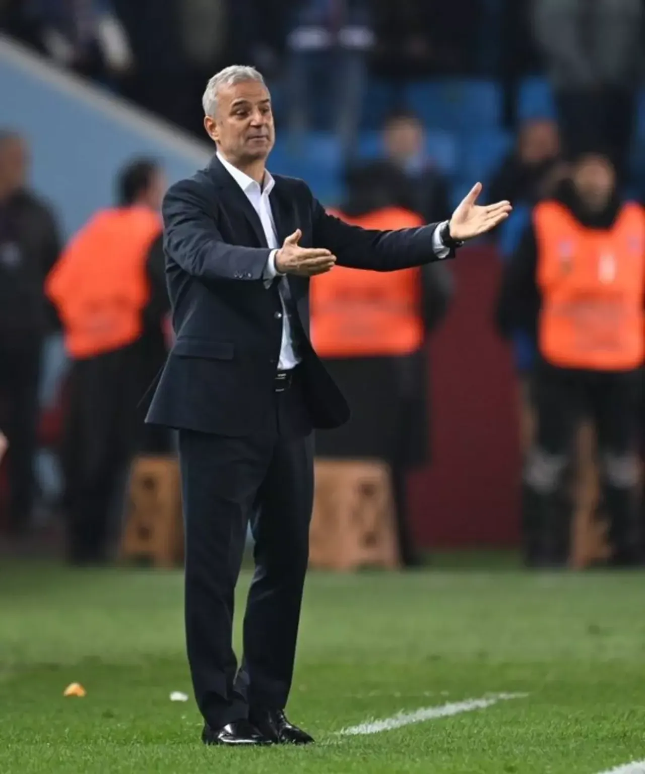 Fenerbahçe'de teknik direktörlük için şok bir iddia ortaya atıldı! 'Sergen Yalçın'ı aradılar'