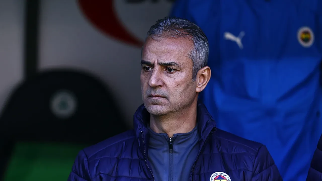 Fenerbahçe'de teknik direktörlük için şok bir iddia ortaya atıldı! 'Sergen Yalçın'ı aradılar'