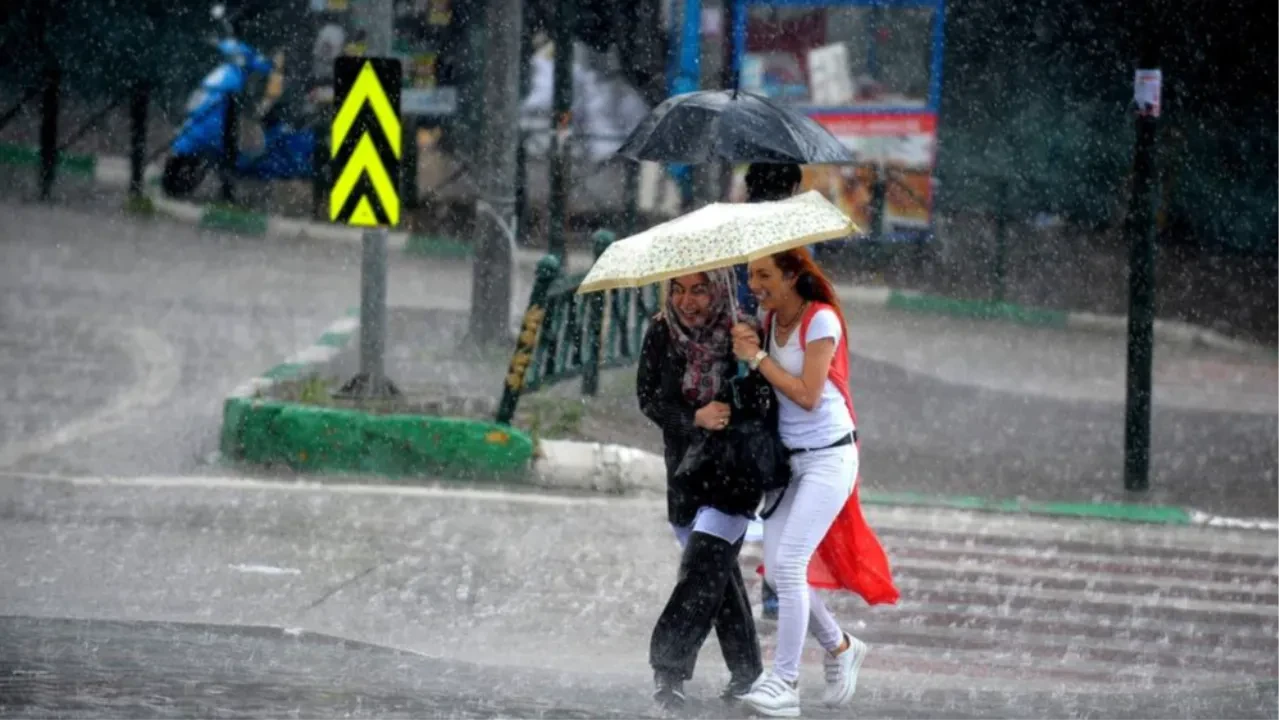 Meteoroloji'den sarı kodlu uyarı: Kuvvetli sağanak ve poyraza dikkat!