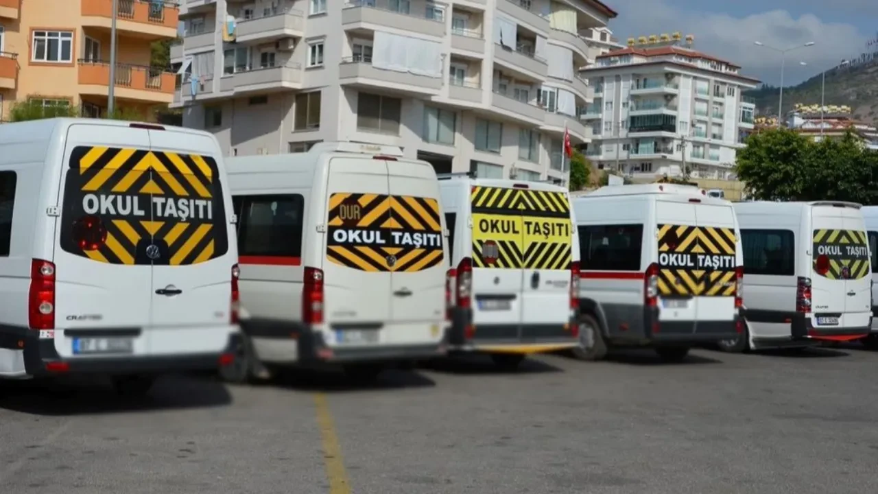 Öğrenci servis ücretleri okul fiyatlarını geçti! Uzman isimden velilere uyarı: Paranızı geri alabilirsiniz