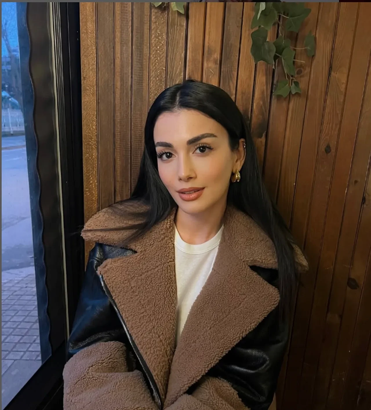 Özge Yağız, Gözleri Karadeniz dizisindeki oyunculuğuyla eleştiri yağmuruna tutuldu