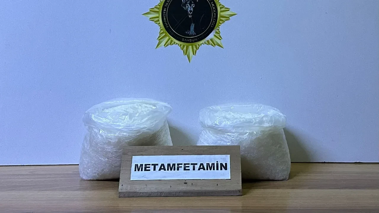 Samsun polisi baba-oğul uyuşturucu tacirlerini kıskıvrak yakaladı