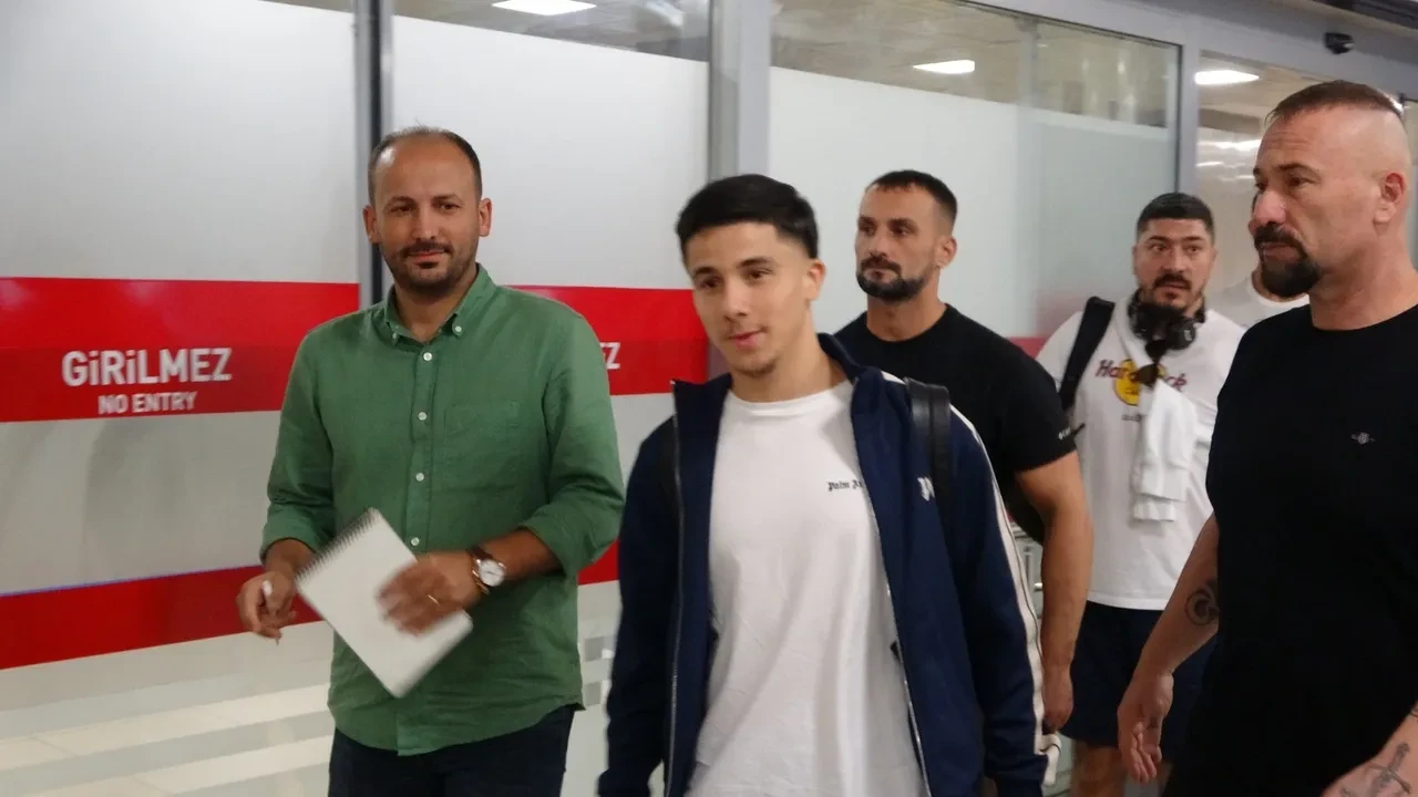 Trabzonspor'un yeni transferi Benjamin Bouchouari, Trabzon'a geldi!