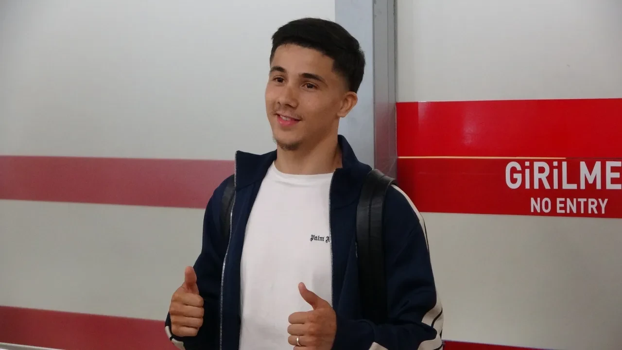 Trabzonspor'un yeni transferi Benjamin Bouchouari, Trabzon'a geldi!