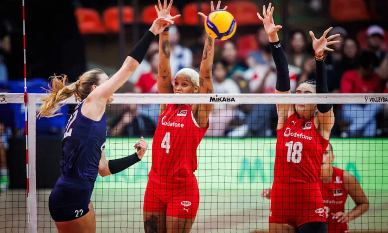 Türkiye ABD maç sonucu kaç kaç? Filenin Sultanları yarı finale yükseldi