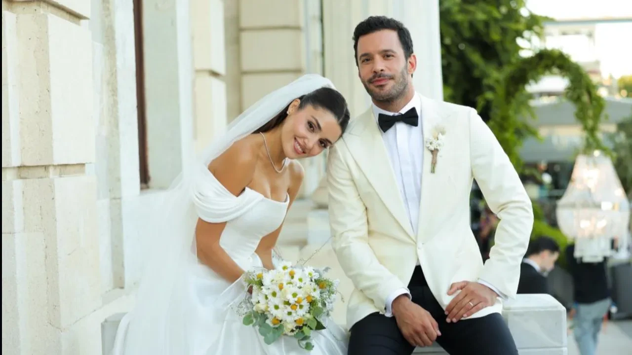 Aşk ve Gözyaşı dizisinde Barış Arduç ve Hande Erçel'den yeni kareler 